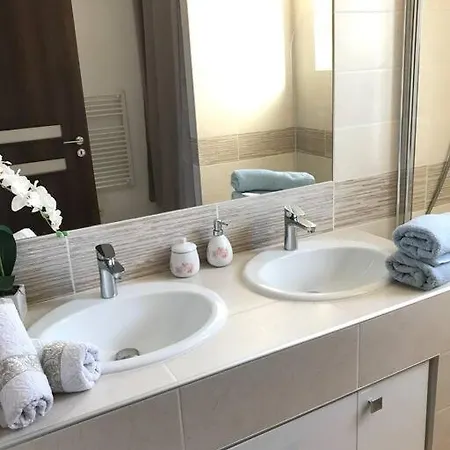 Maison Cosy Climatisée Avec Piscine Et Jardin