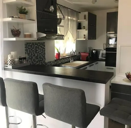 Maison Cosy Climatisee Avec Piscine Et Jardin كالينزانا